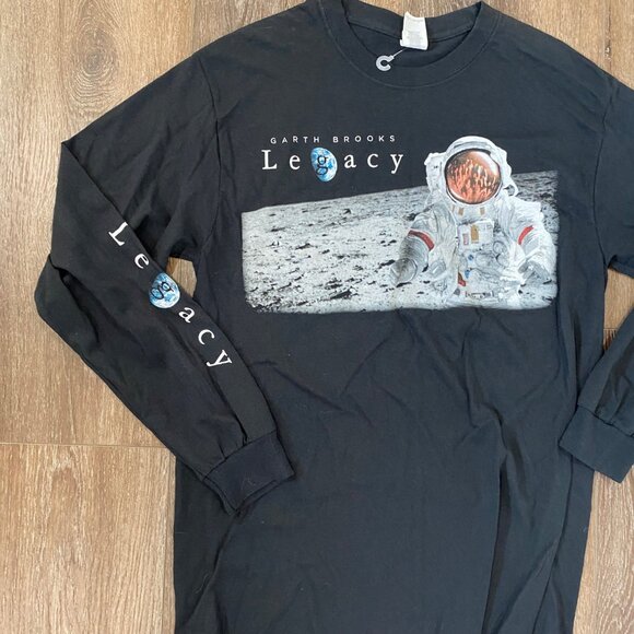 Garth Brooks Legacy Mens Long-Sleeve Black Tee With Astronaut Graphic Size M - Picture 1 of 5